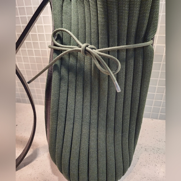 Olive Green Ribbed Crossbody Bag - Picture 7 of 9
